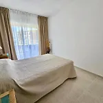 Premium Beachfront Apolo Xiv Apartment *