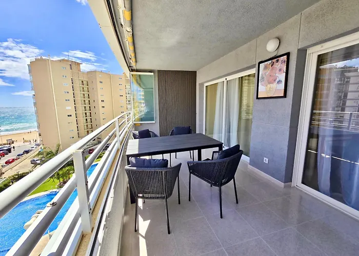 Premium Beachfront Apolo Xiv アパート カルプ