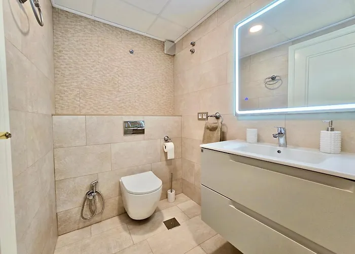 Premium Beachfront Apolo Xiv アパート カルプ