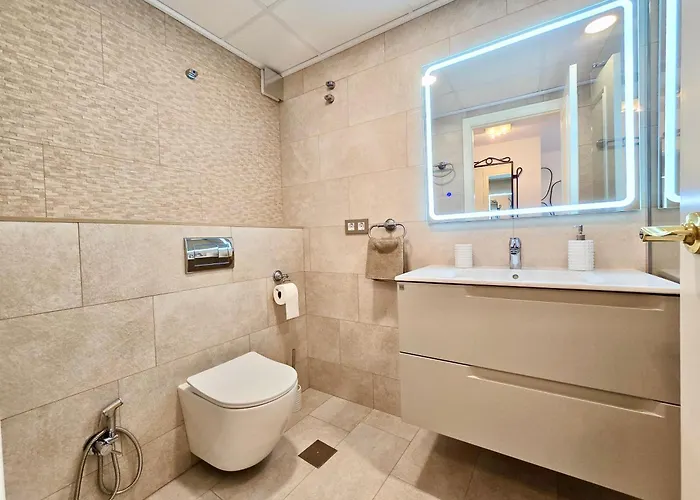 Premium Beachfront Apolo Xiv カルプ