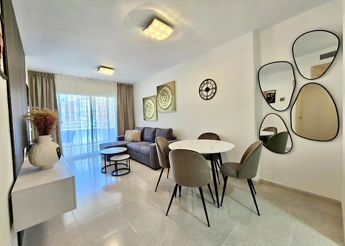 Premium Beachfront Apolo Xiv アパート