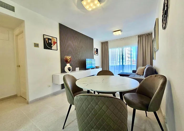 Premium Beachfront Apolo Xiv アパート カルプ